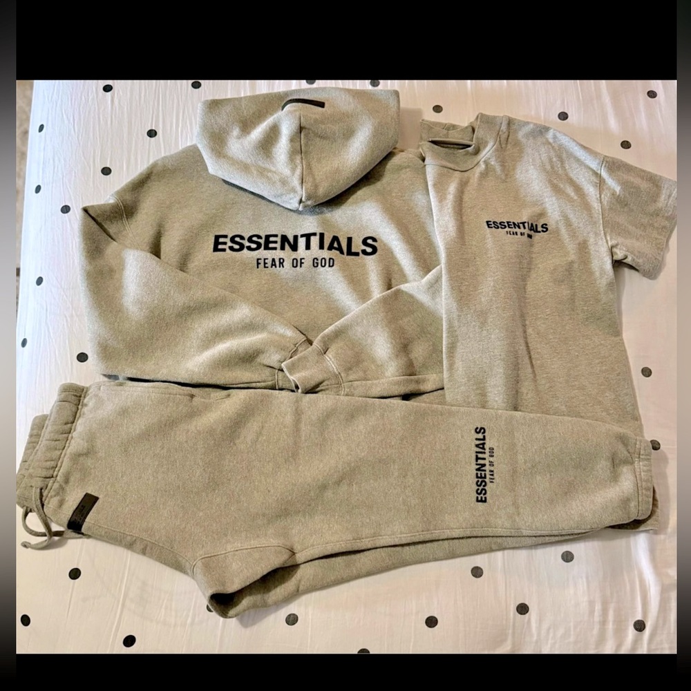 Set of Essentials Fear of God - Hoodie/Sweatpants/T-shirt